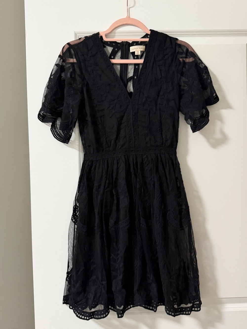 Honey Punch Black Lace V-Neck Mini Dress XS